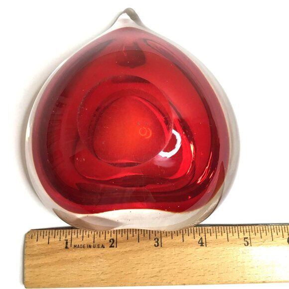 Vintage Handcrafted Art Glass Red Heart Shaped Paperweight or Trinket Bowl - Picture 5 of 5